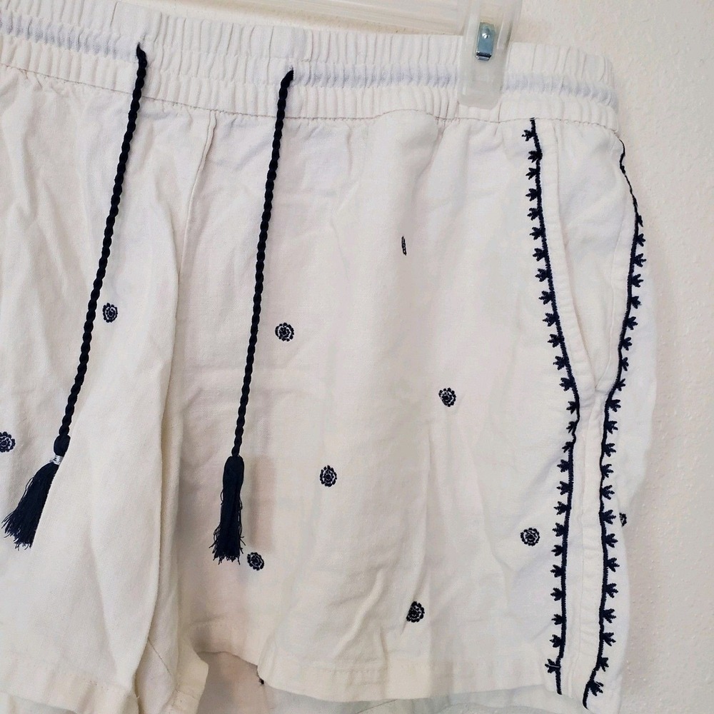 Old Navy Womens Large White Linen Blend Embroidered Tassel Pull On Shorts Navy - Picture 3 of 16